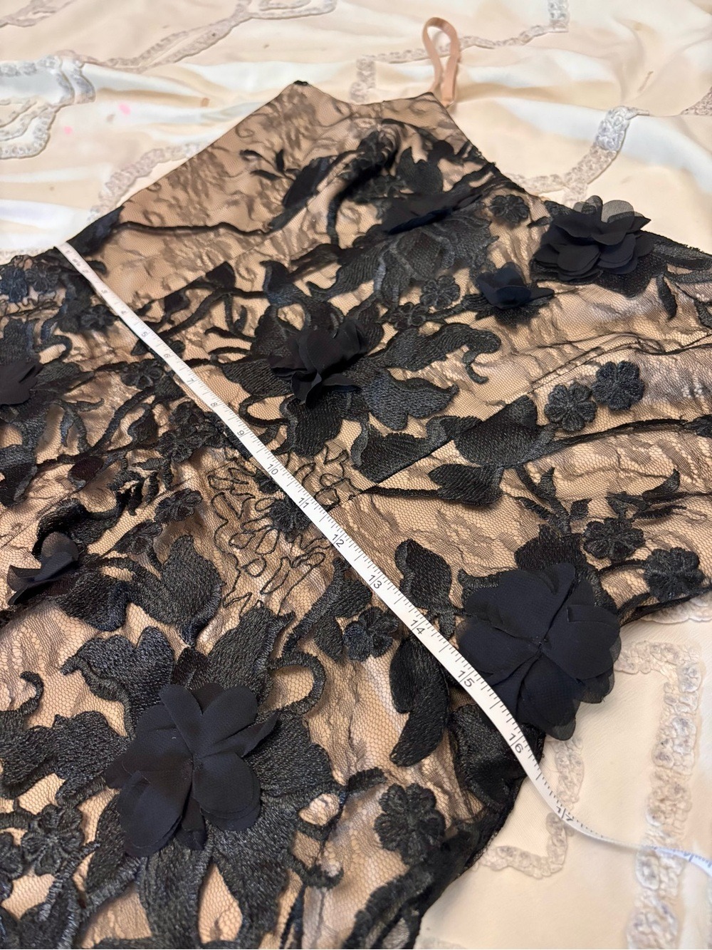 Dress The Population Black Nude 3D Floral Lace Maxi Dress Size L NWT - Picture 8 of 12